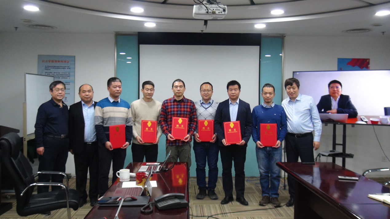 ÍòÀû¹ÙÍø¿Æ¼¼Äê¶È½²Ê¦Æ¸ÓÃÒÇʽԲÂú¾ÙÐÐ(ͼ1) ÍòÀû¹ÙÍø¿Æ¼¼Äê¶È½²Ê¦Æ¸ÓÃÒÇʽԲÂú¾ÙÐÐ(ͼ1)